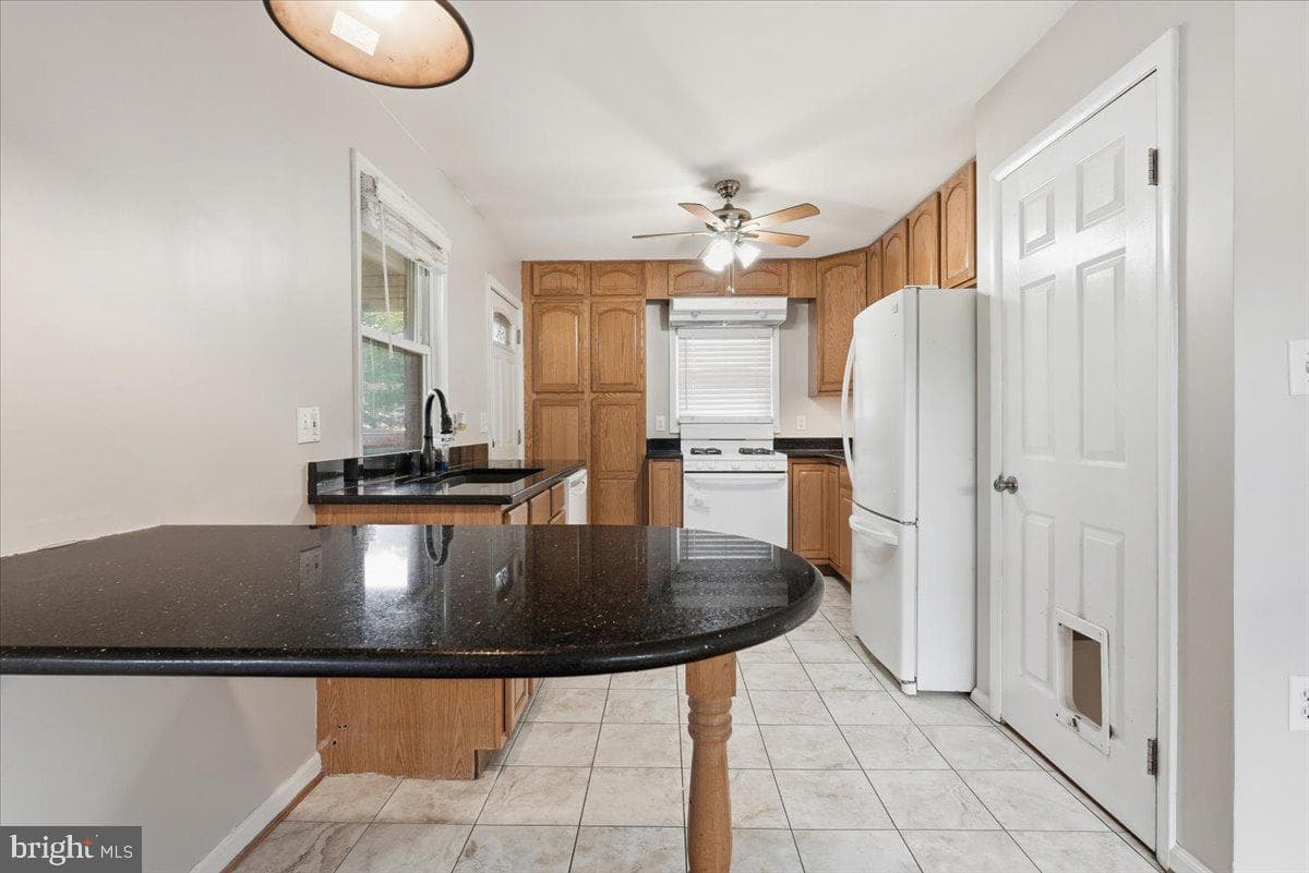 11410 Caroline Avenue photo 9