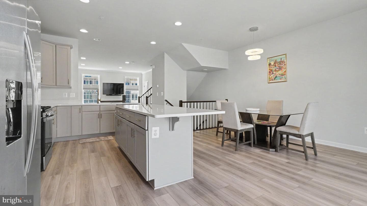 7607 Presidential Parkway photo 11