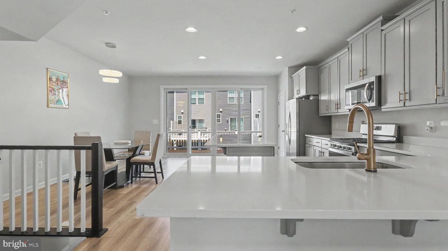 7607 Presidential Parkway photo 15
