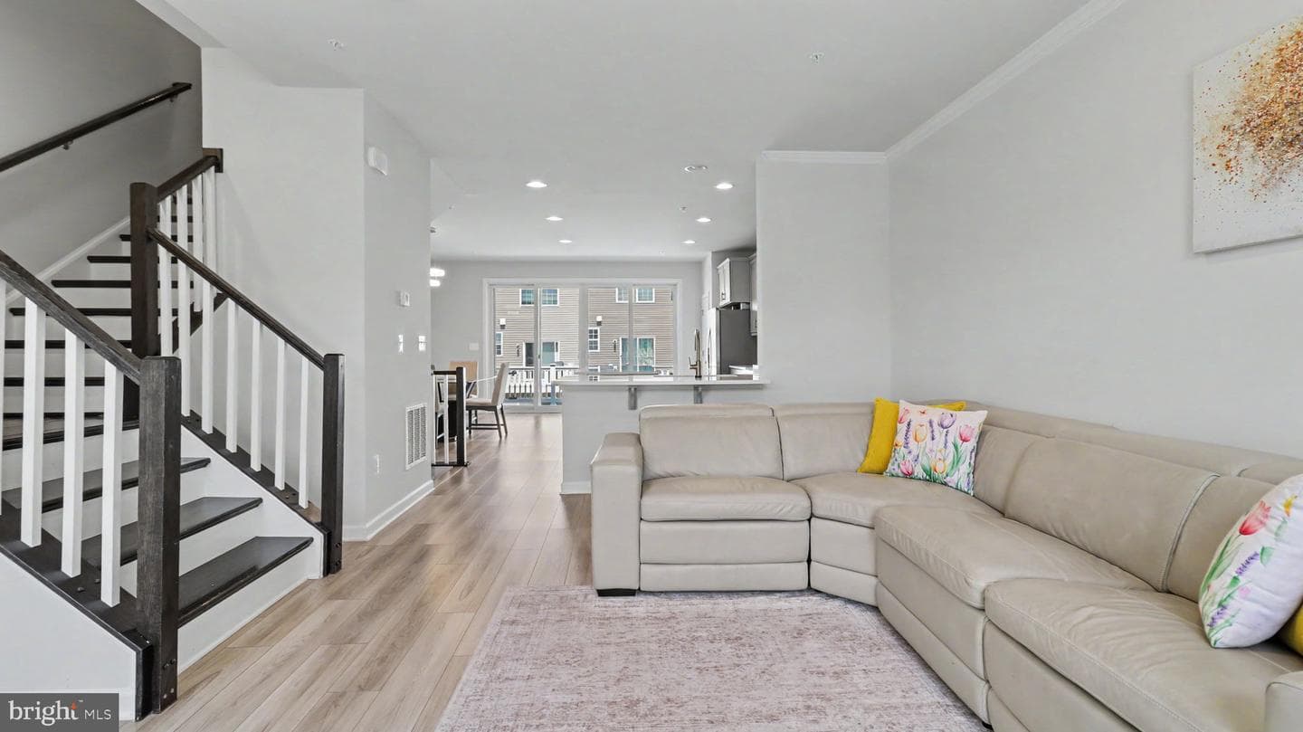 7607 Presidential Parkway photo 20