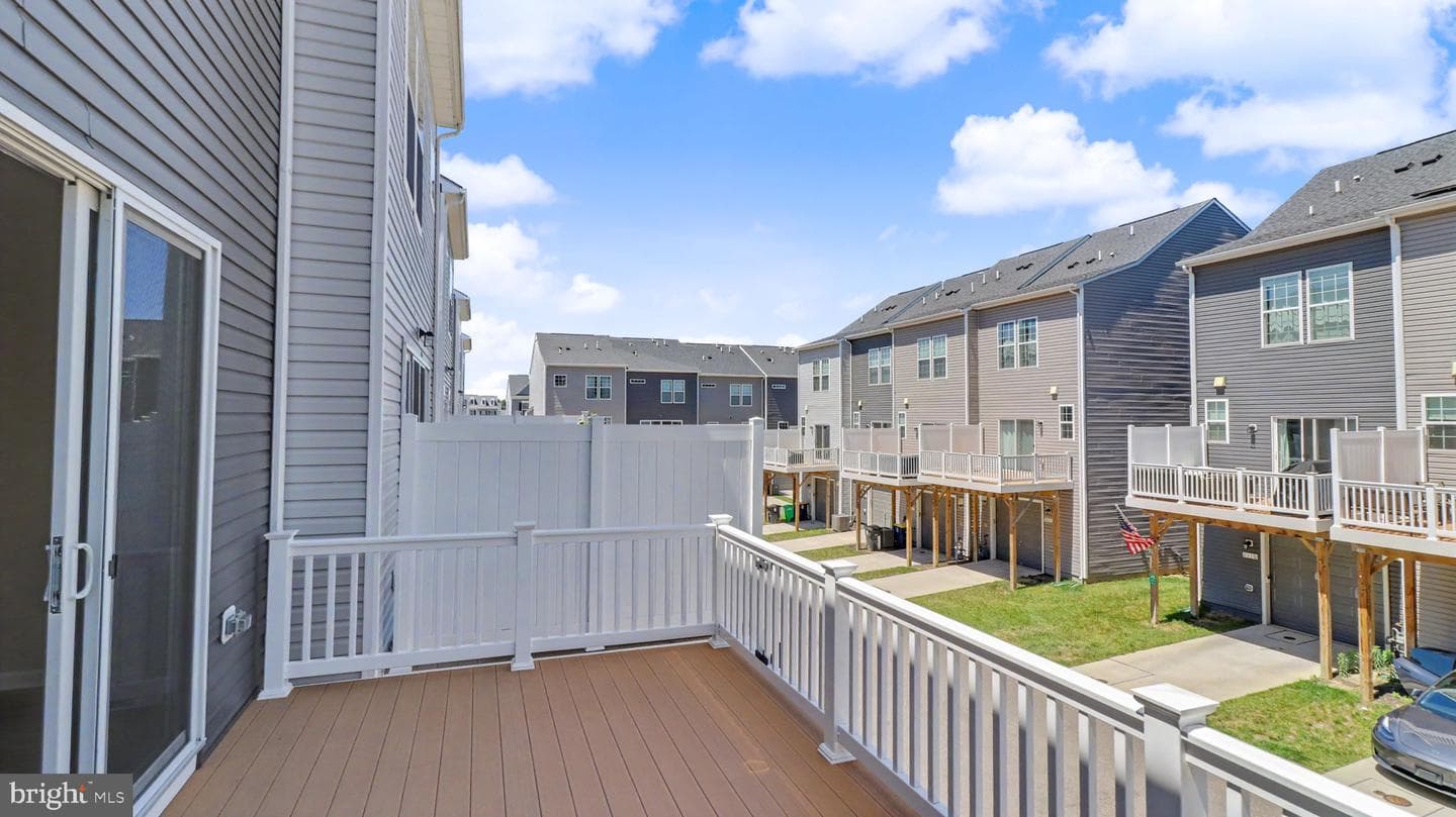 7607 Presidential Parkway photo 27