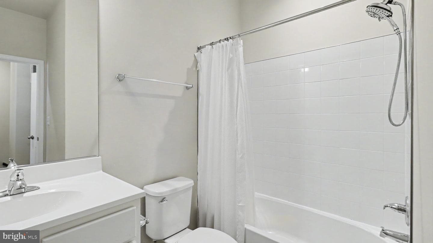 7607 Presidential Parkway photo 39