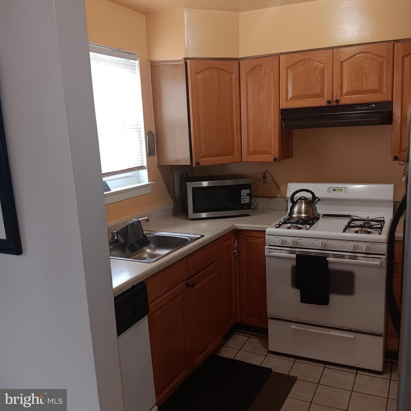 1825 Addison Road S photo 34