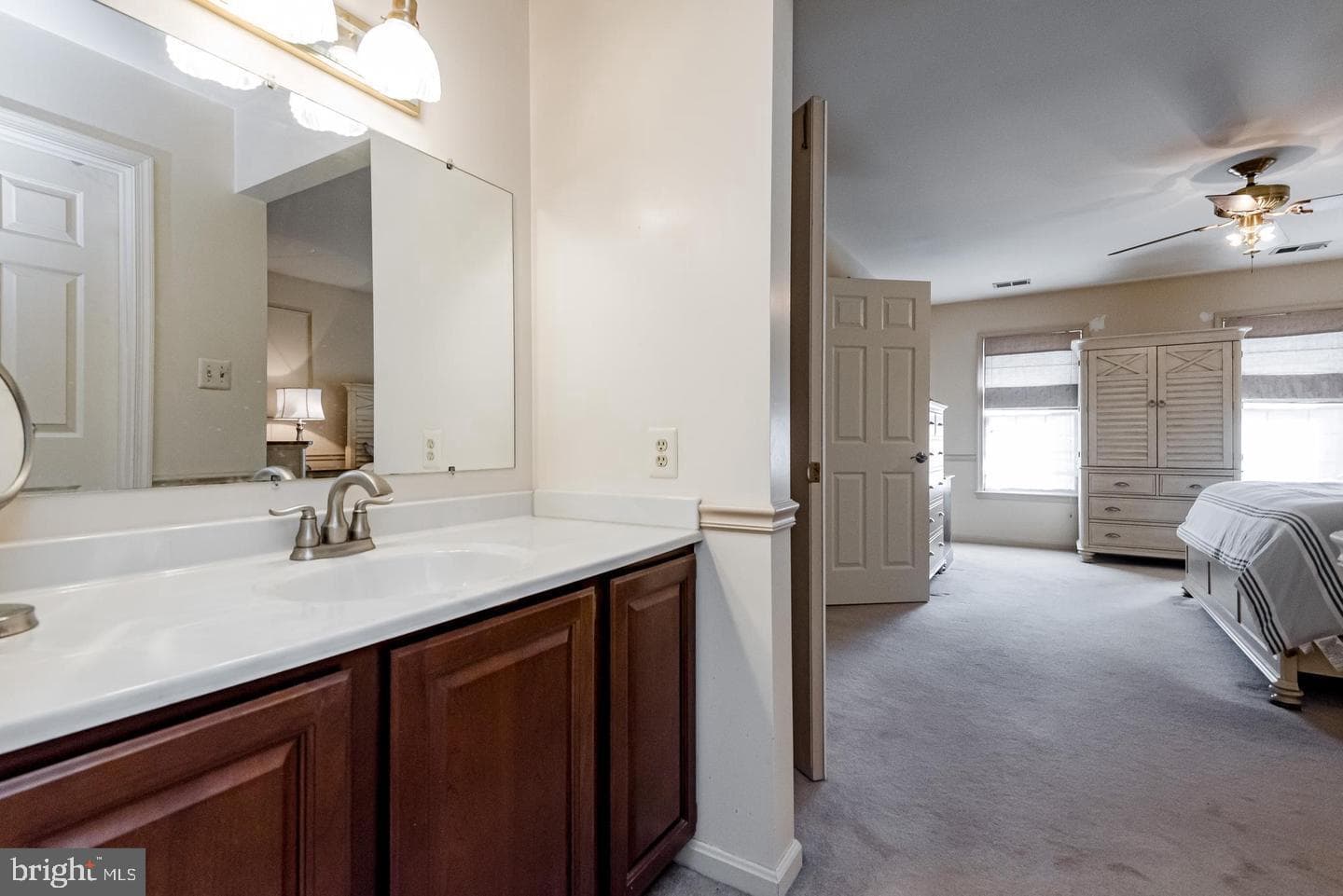 2300 Bermondsey Drive photo 58
