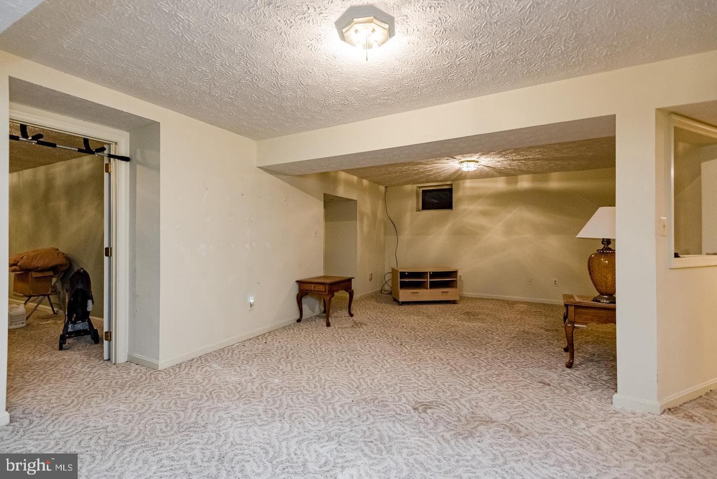 2300 Bermondsey Drive photo 92