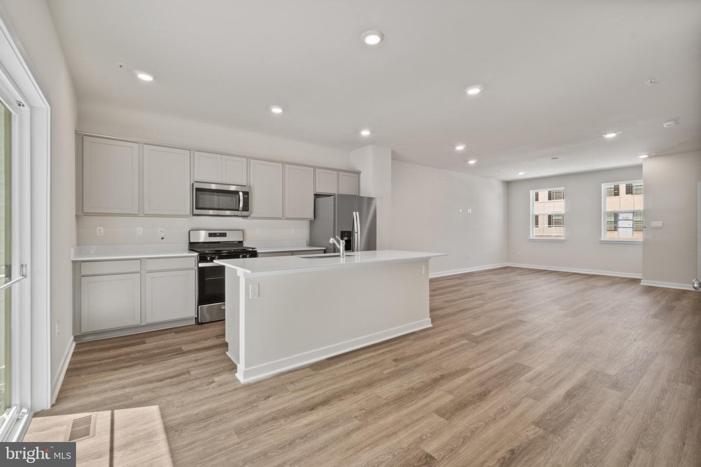 15017 Douglas Fir Lane photo 9
