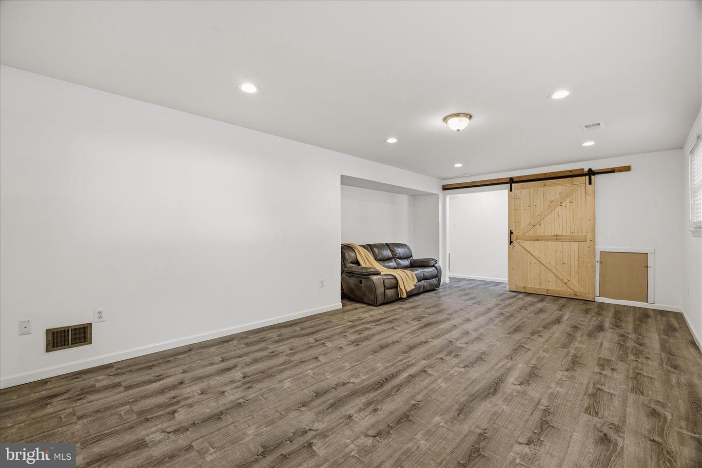 5807 Parkway Drive photo 22