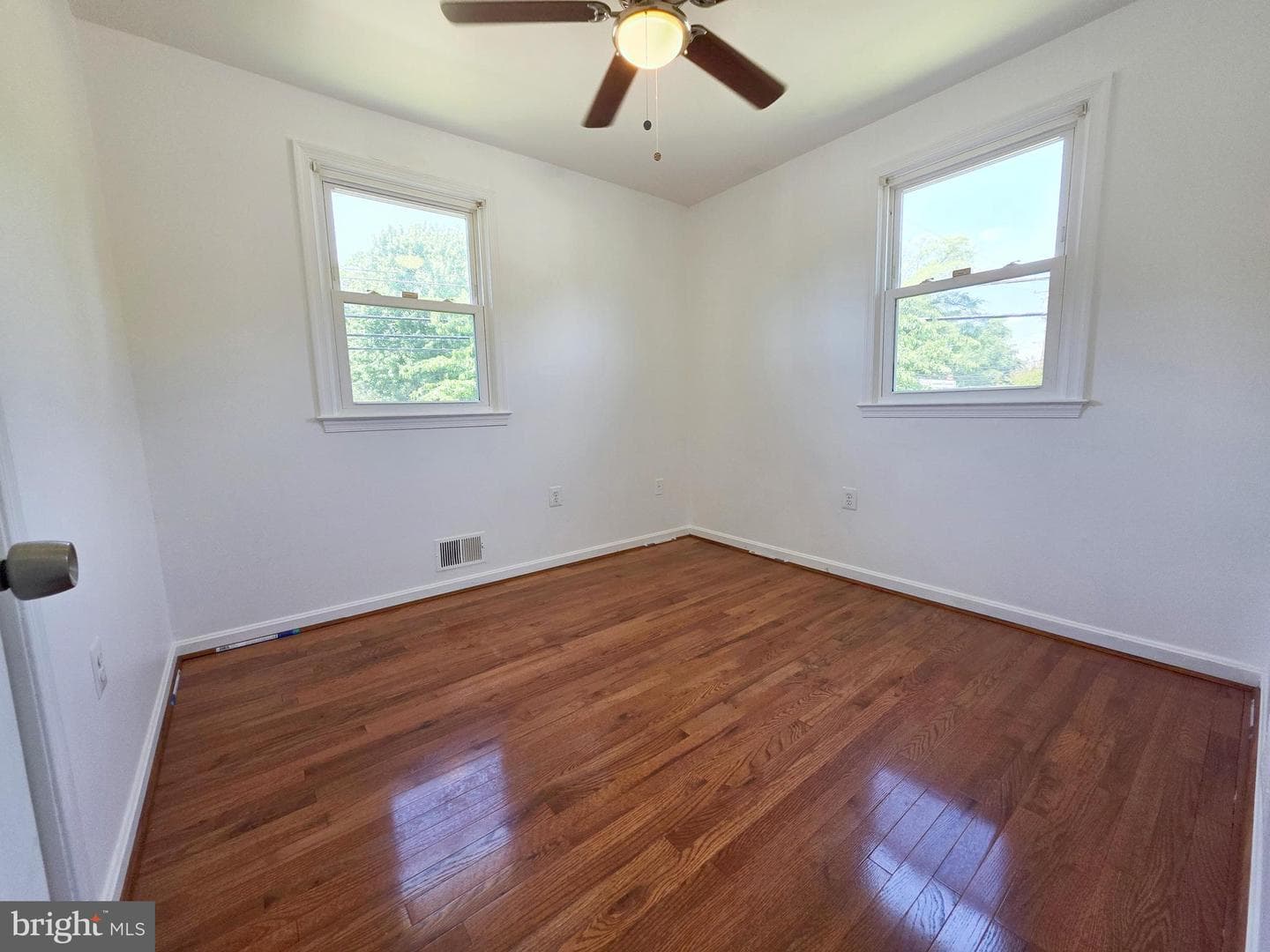 6300 Auth Road photo 10
