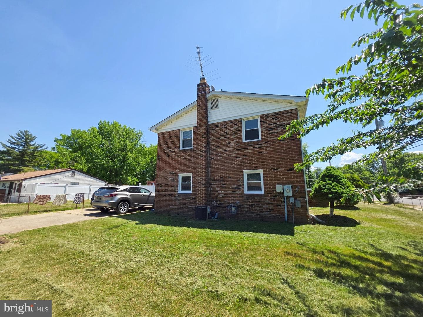 6300 Auth Road photo 3
