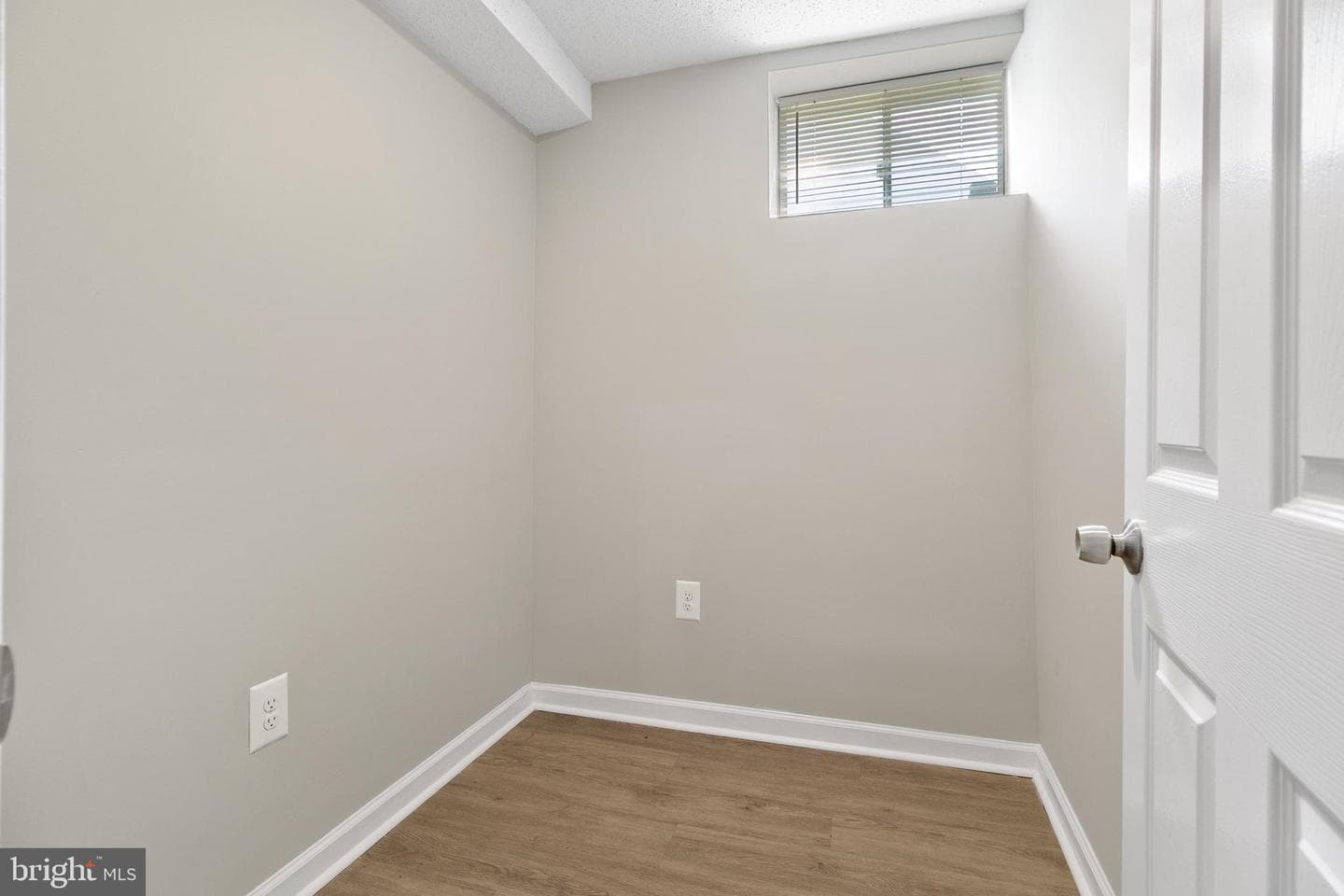 1203 Kingsbury Dr photo 14