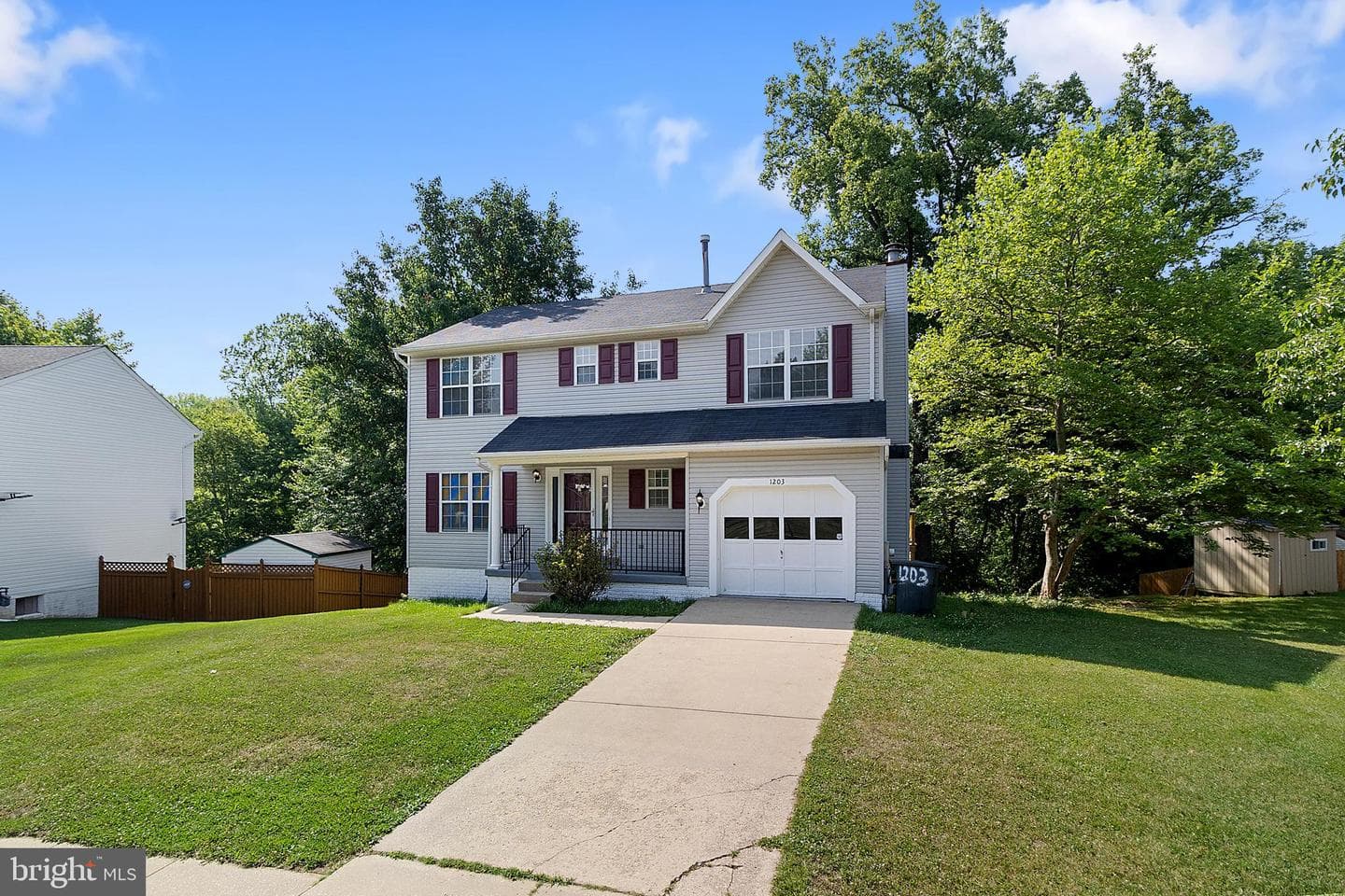 1203 Kingsbury Dr photo 2