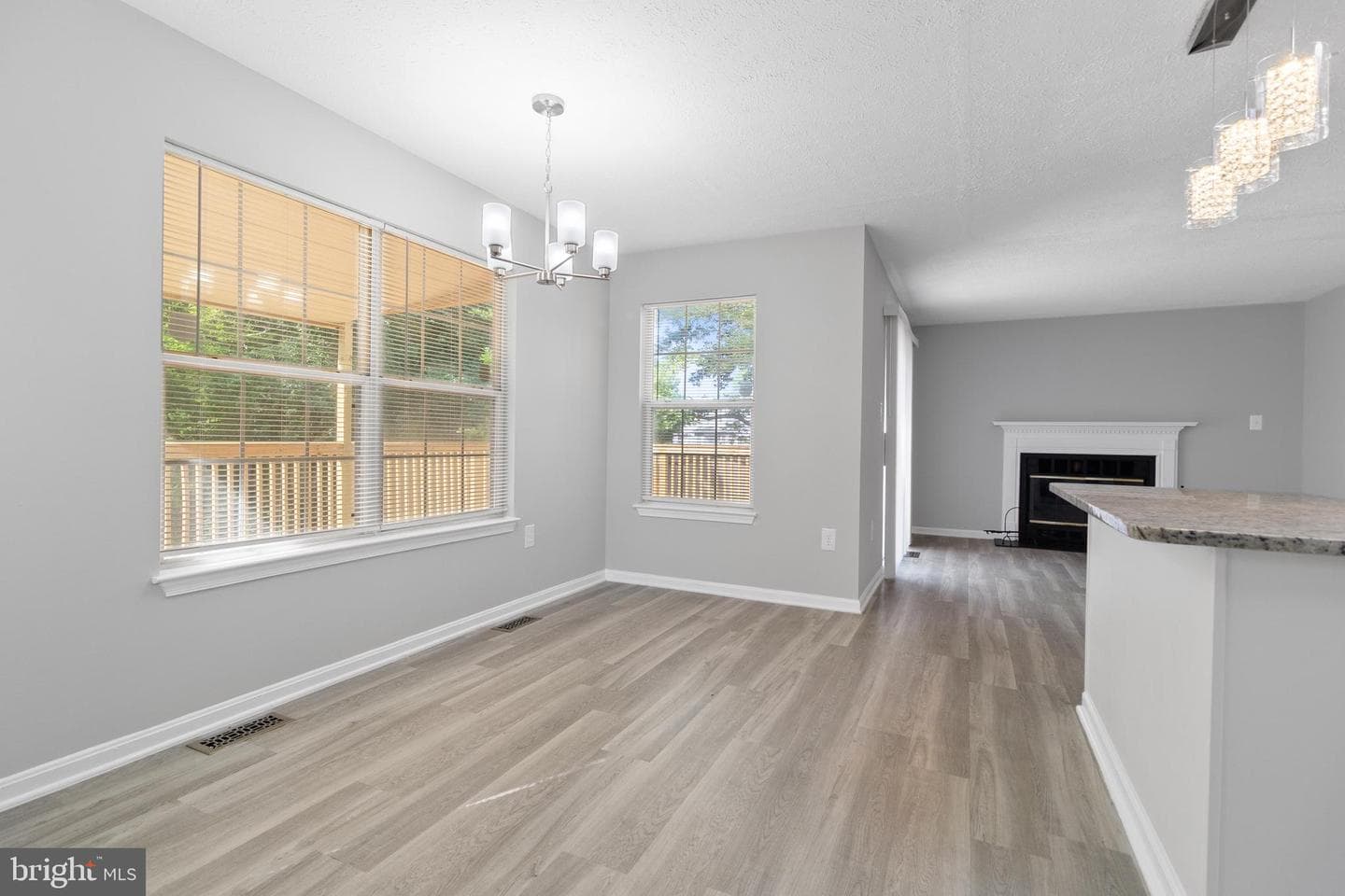 1203 Kingsbury Dr photo 8