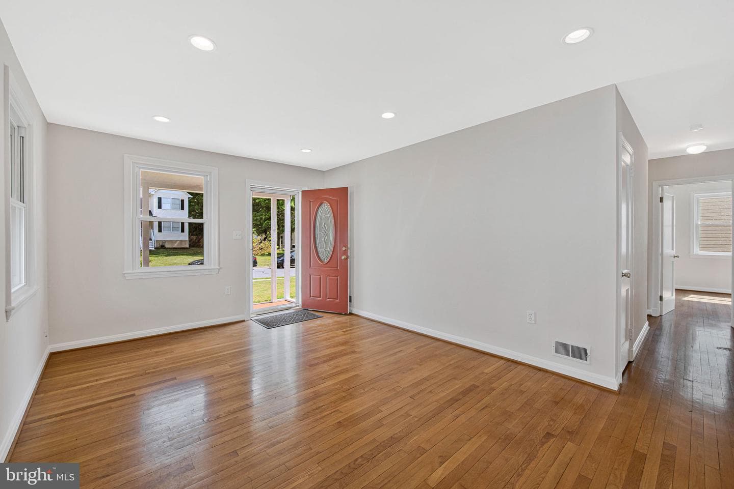 5007 Somerset Road photo 5