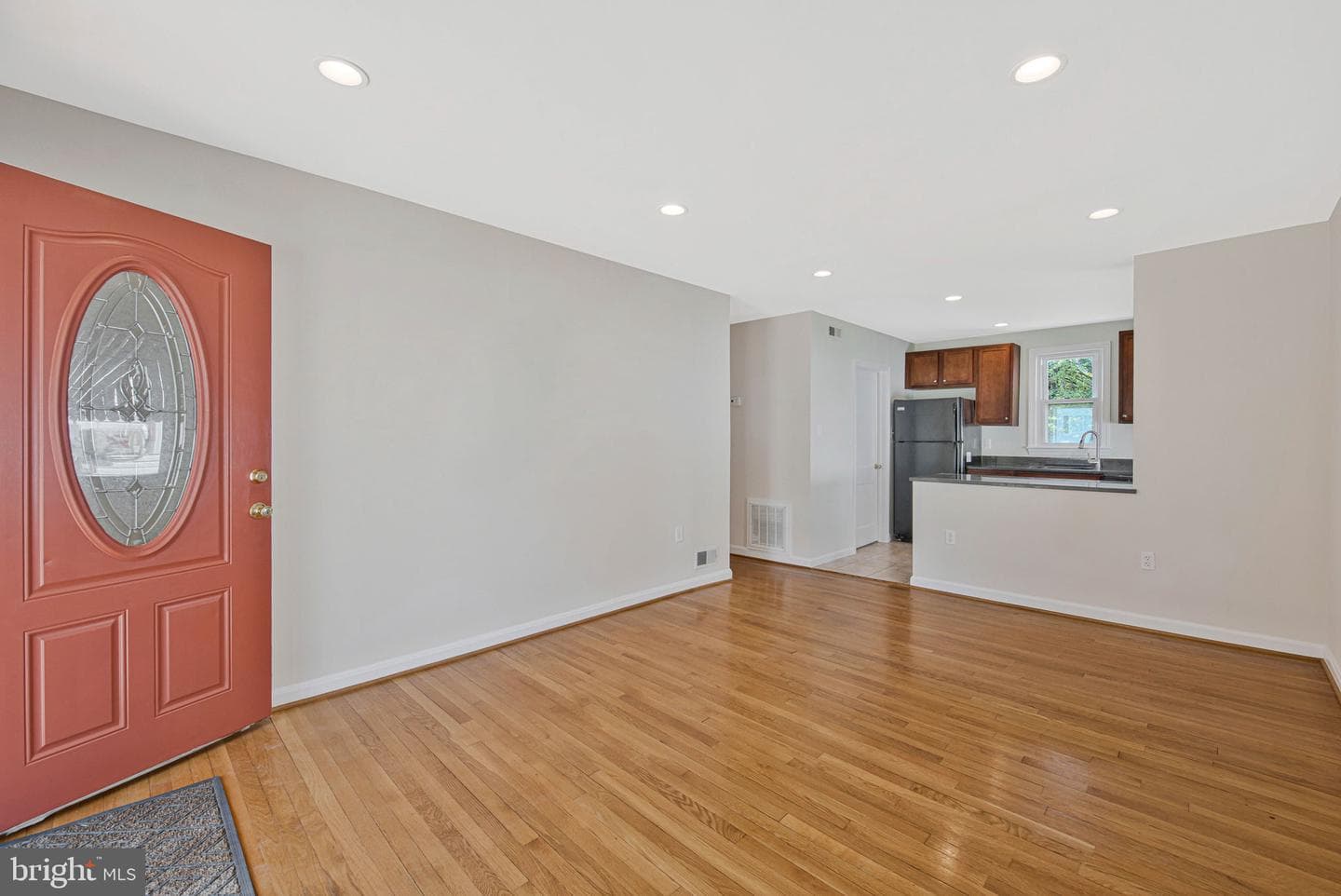 5007 Somerset Road photo 6