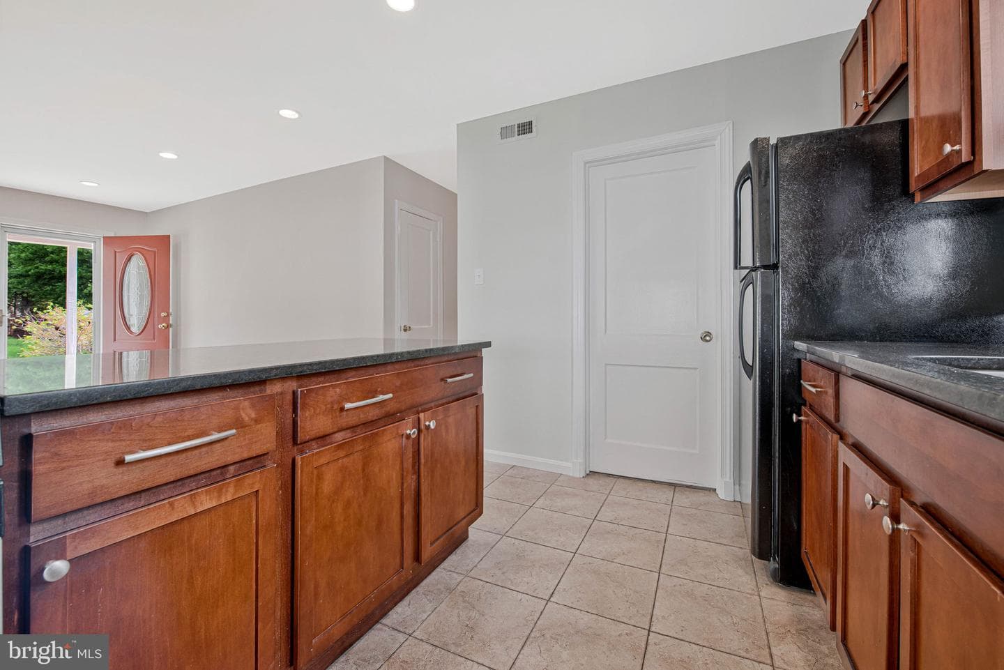 5007 Somerset Road photo 9