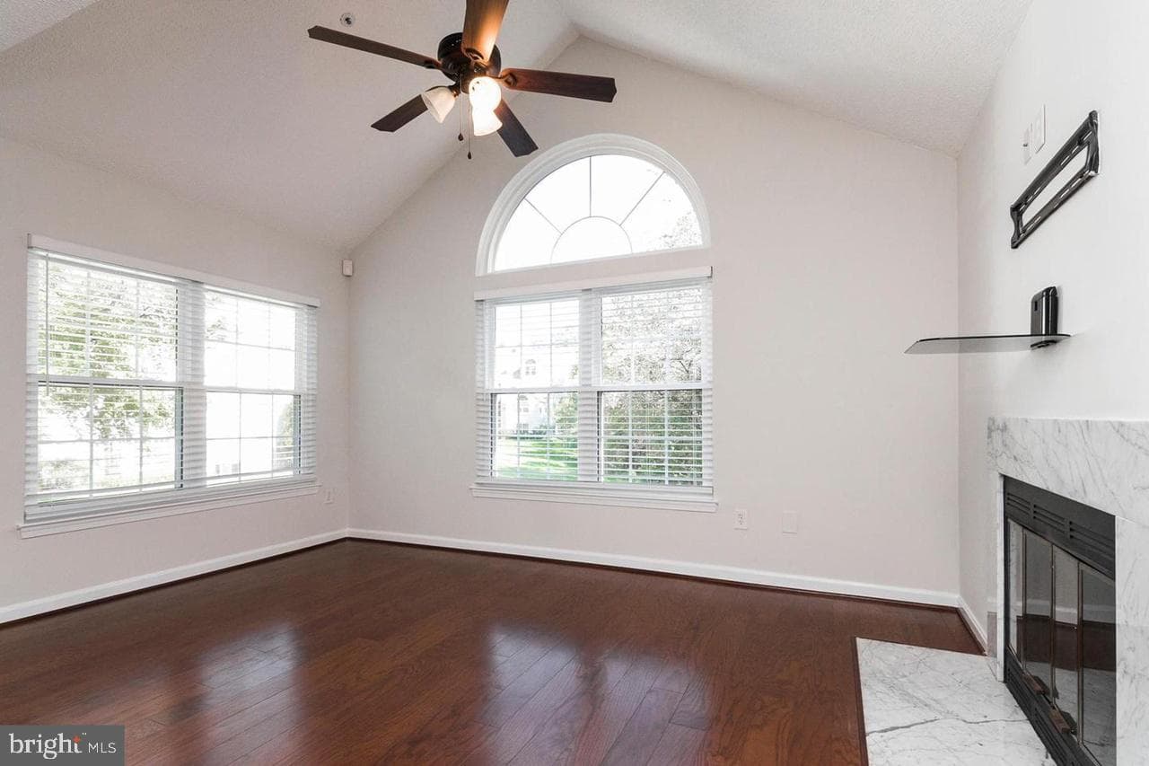 908 Westhaven Drive #11-201 photo 4