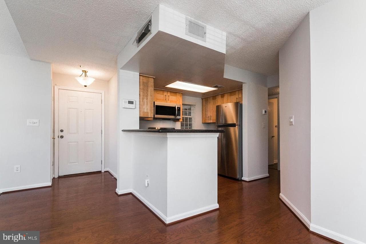 908 Westhaven Drive #11-201 photo 8