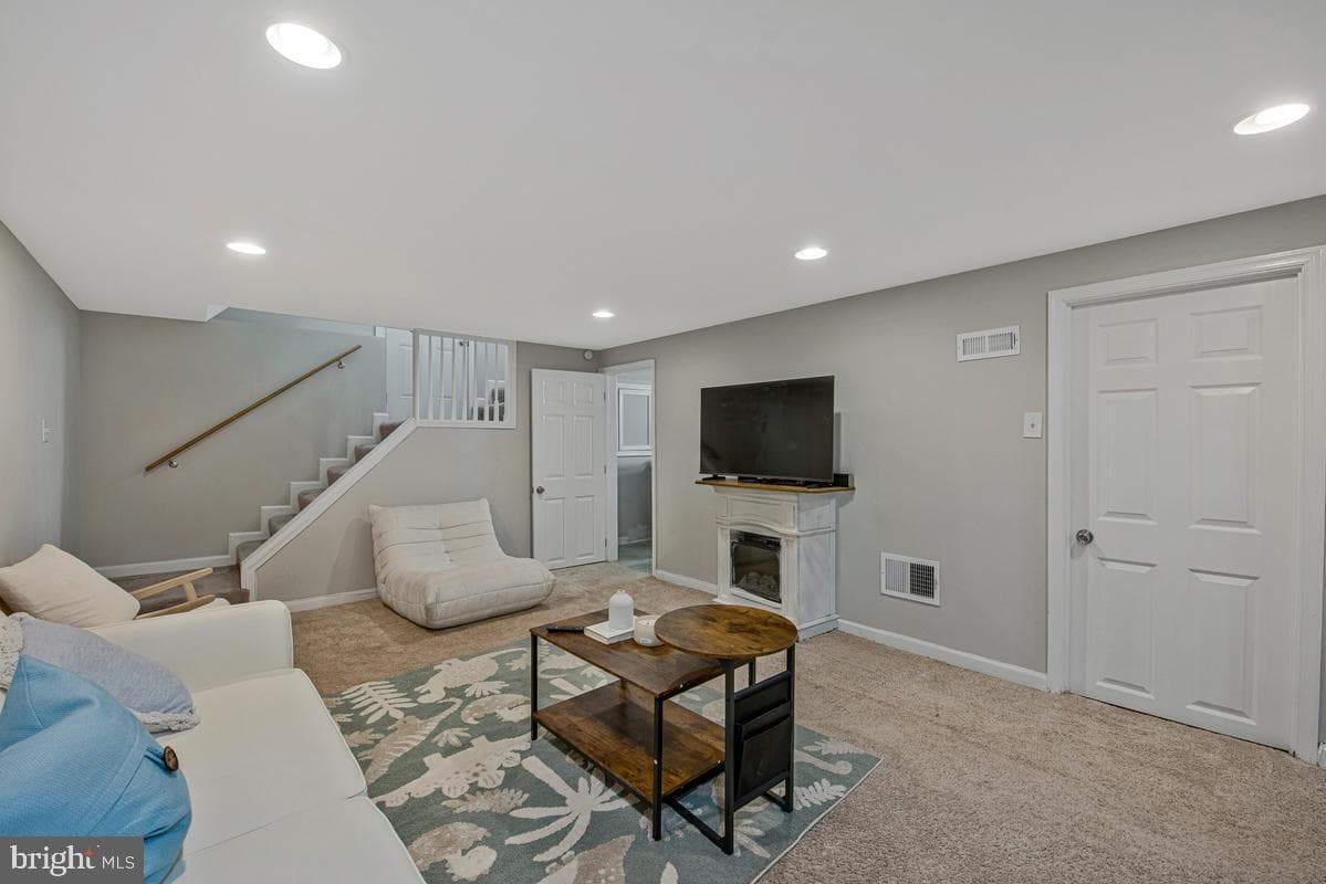7219 Kidmore Lane photo 30
