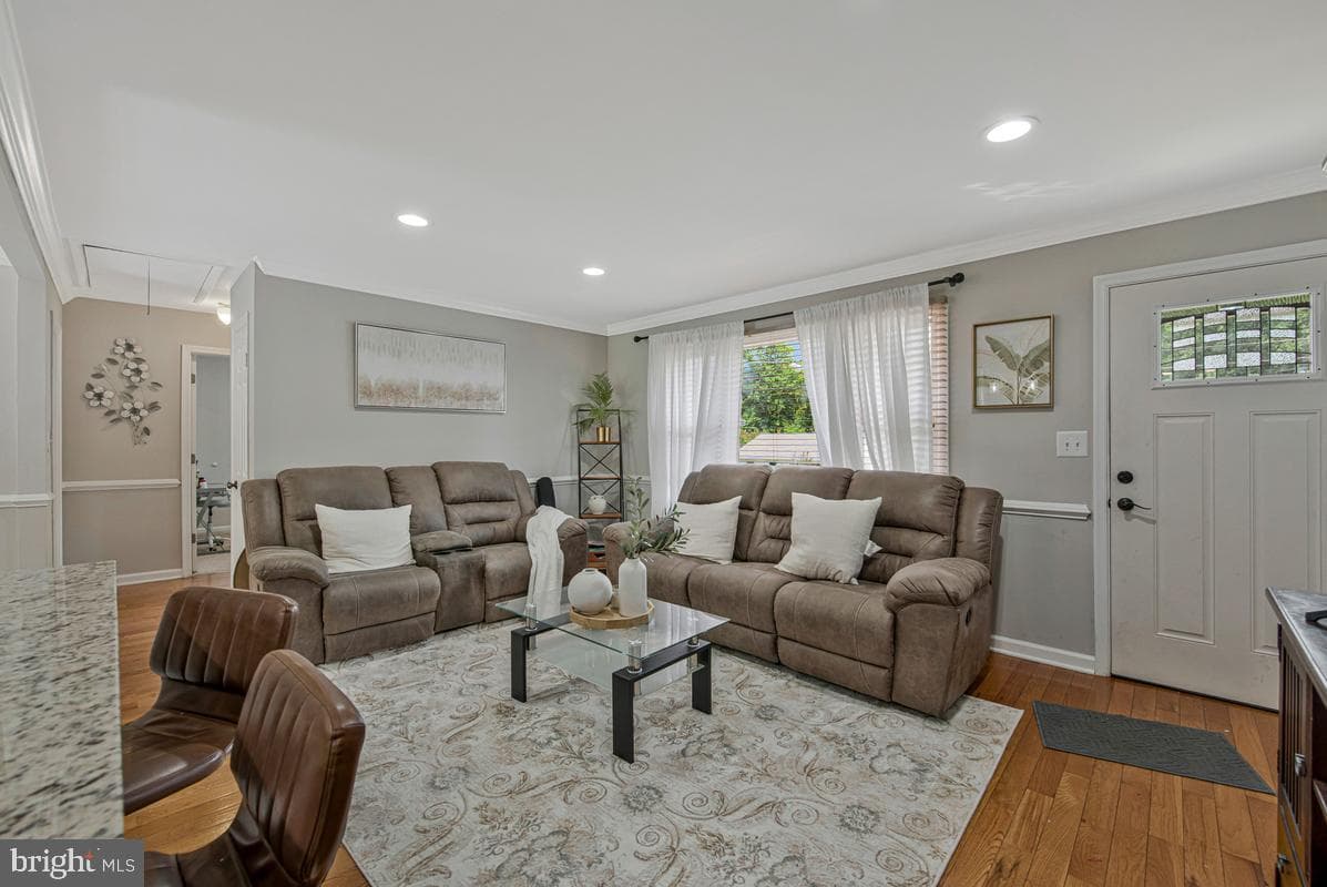 7219 Kidmore Lane photo 7