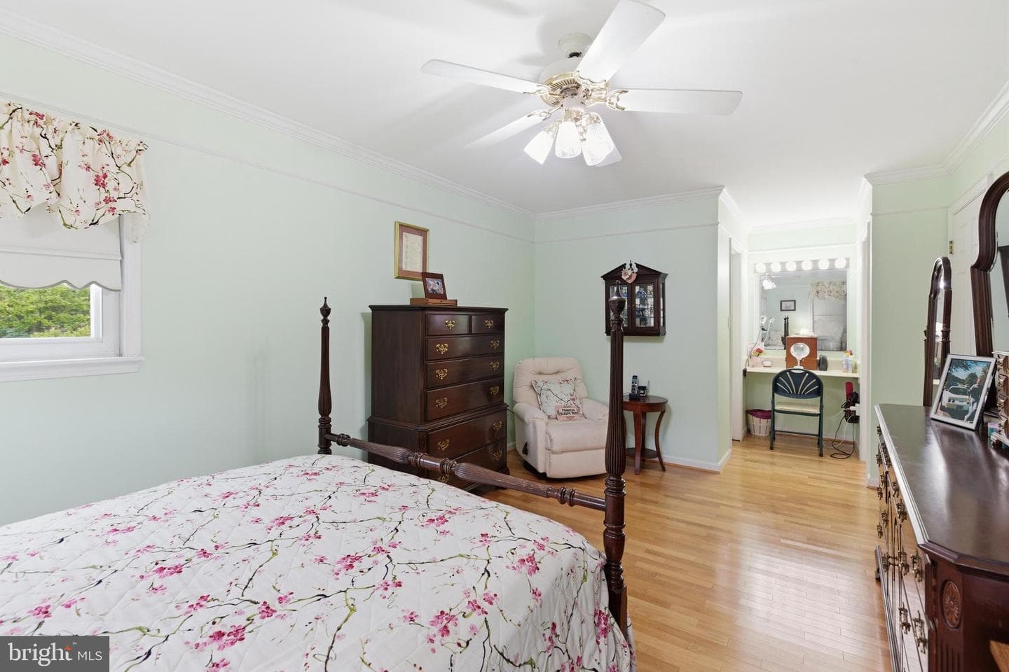 10901 Atwell Avenue photo 13