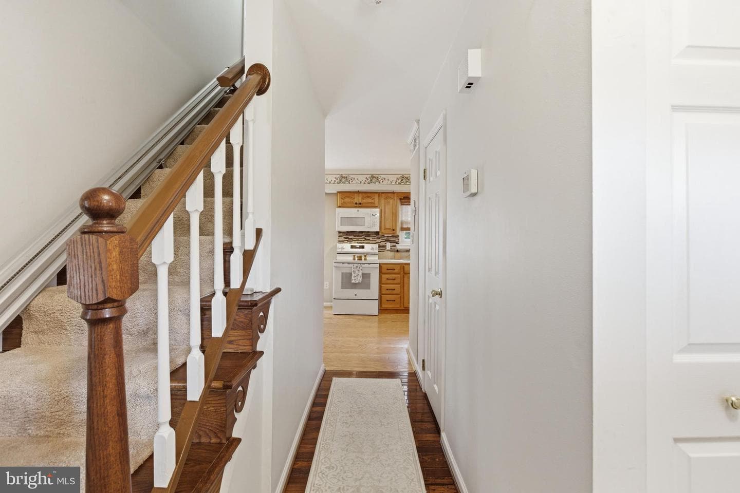 10901 Atwell Avenue photo 21