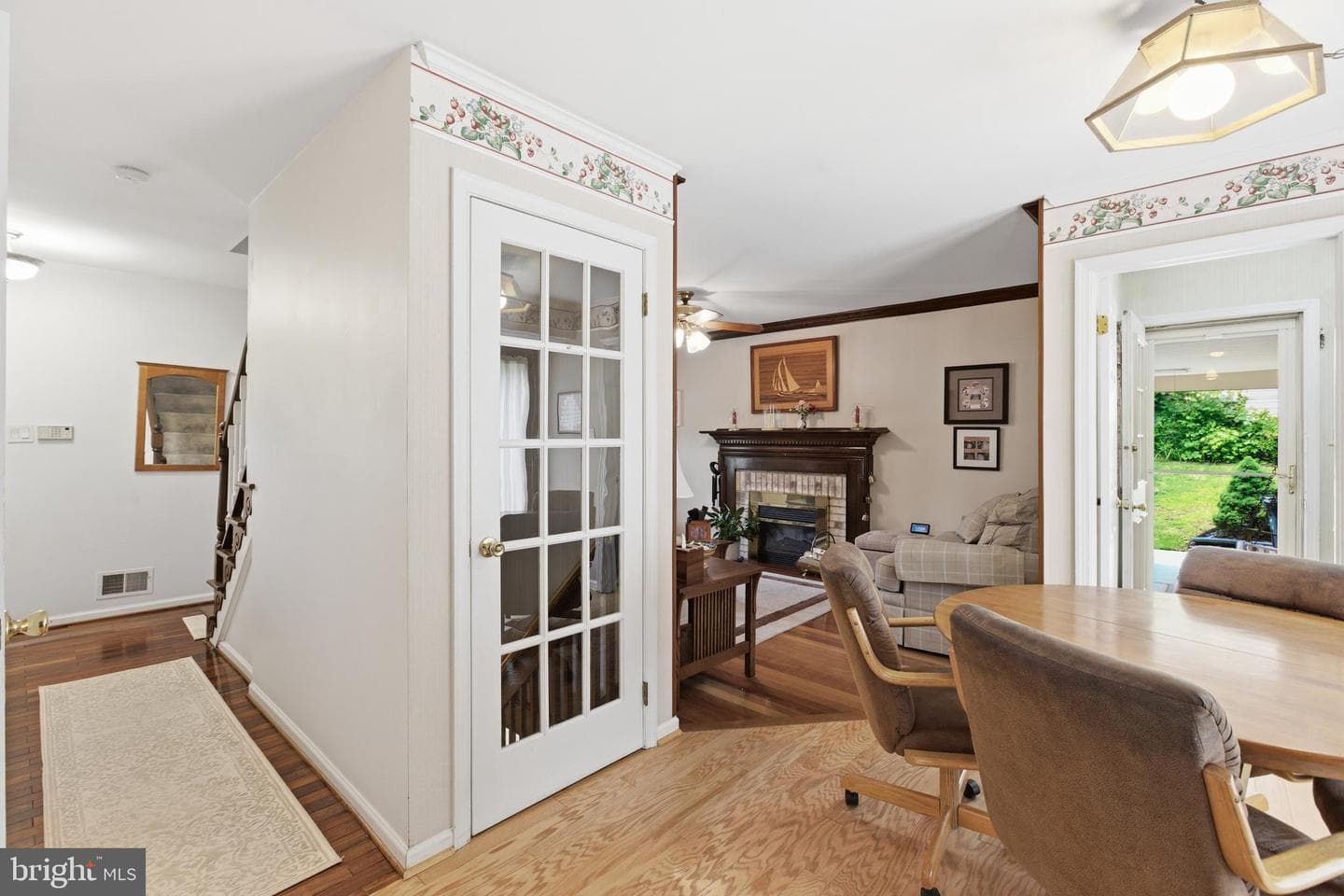 10901 Atwell Avenue photo 35