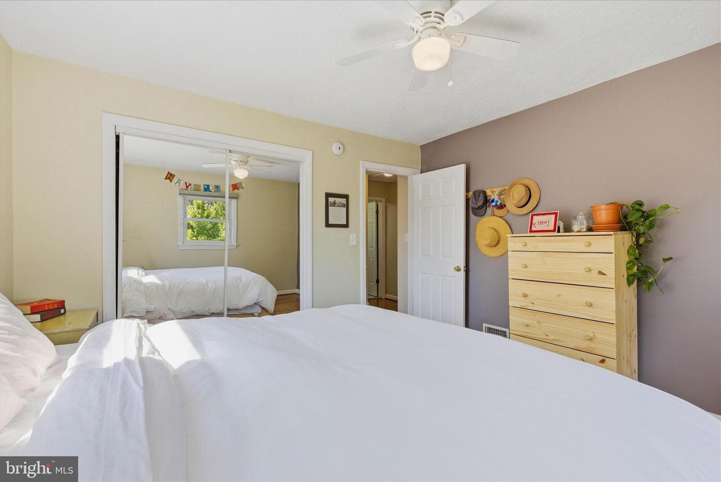 6317 Jason Avenue photo 12