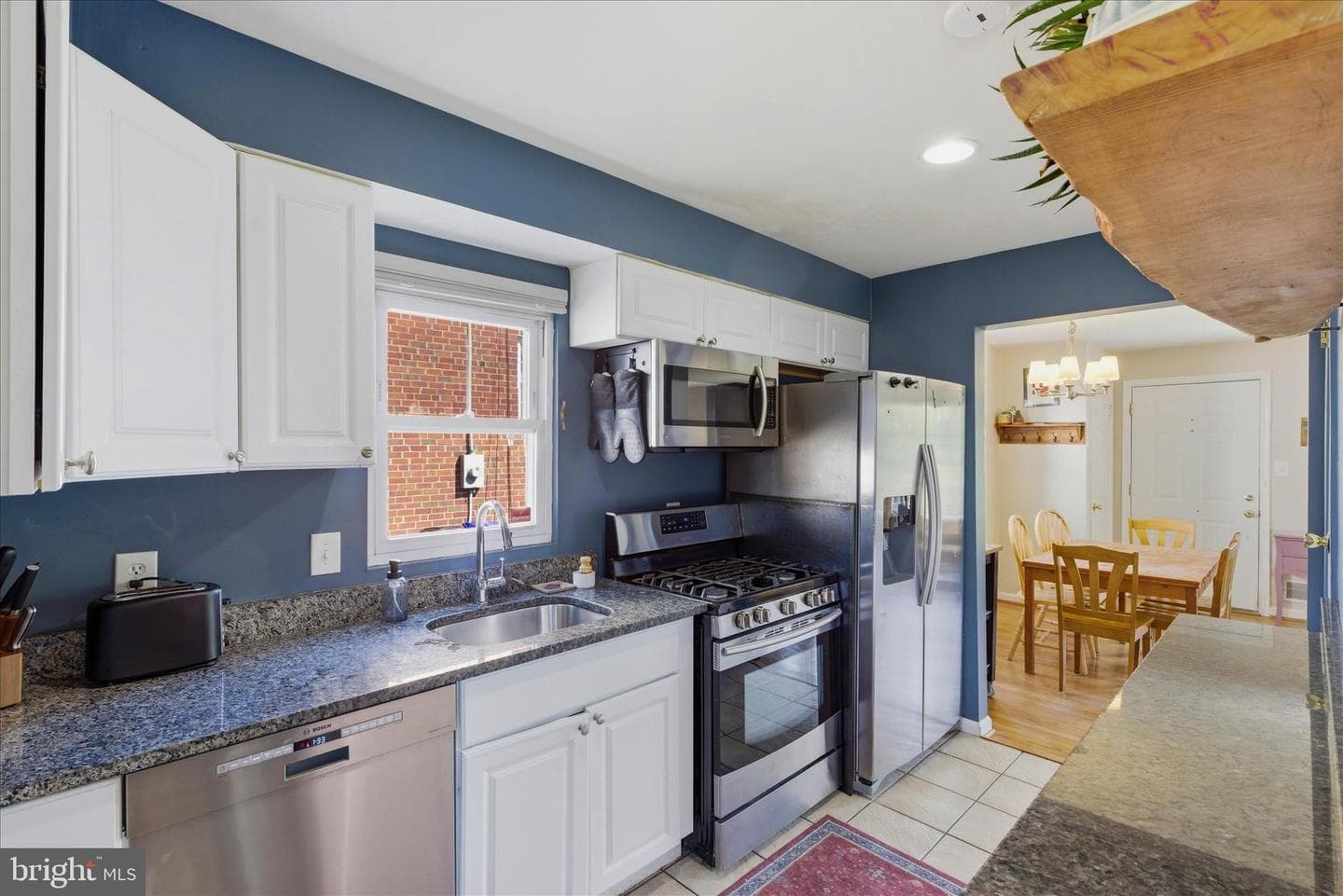 6317 Jason Avenue photo 9
