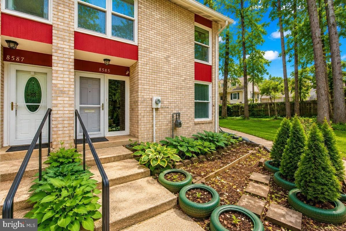 8585 Seasons Way #7b, Lanham