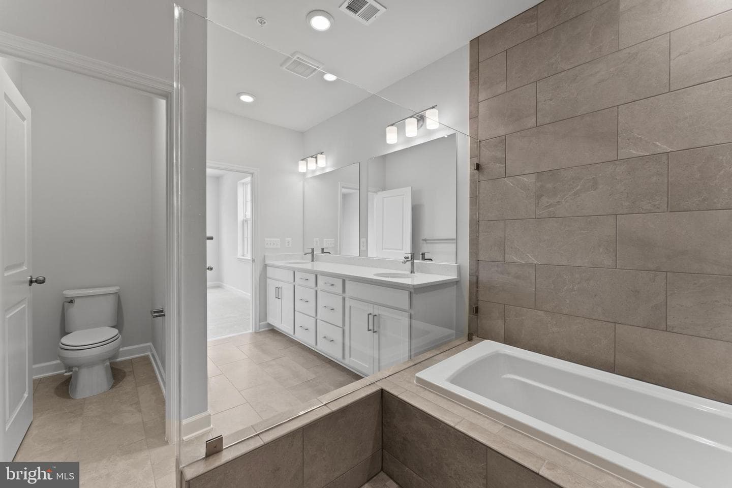 612 Catamaran Way photo 17