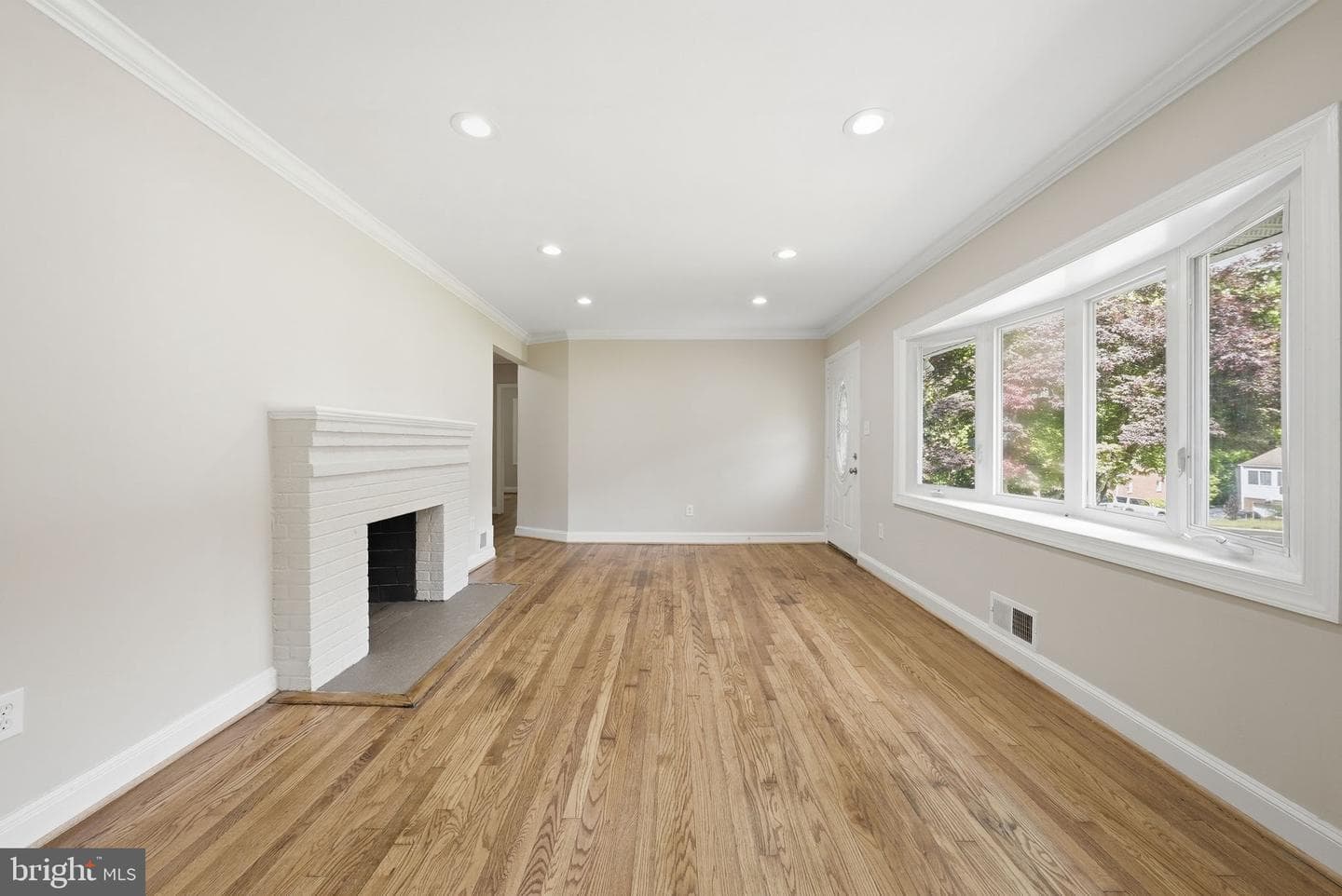 4915 Sharon Road photo 3