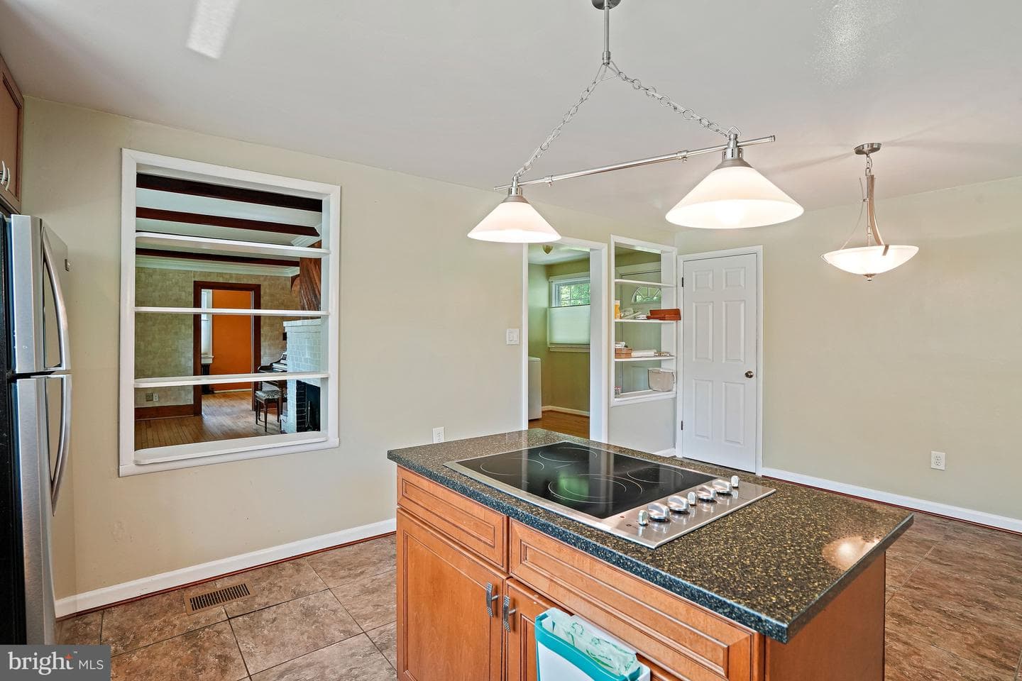 8901 Hickory Hill Avenue photo 22