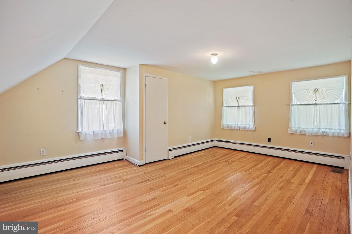 8901 Hickory Hill Avenue photo 24