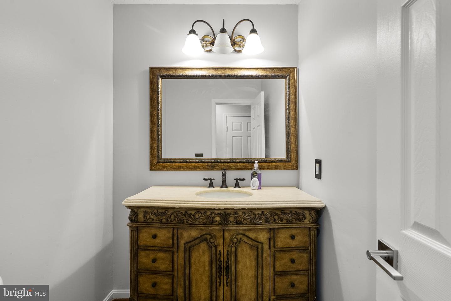 6113 Omar photo 27