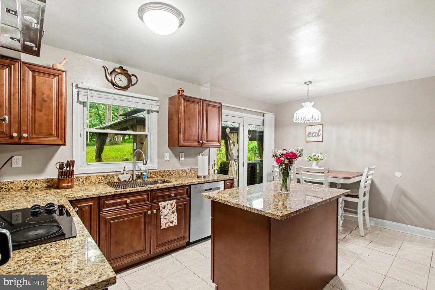 1405 Peachwood Lane photo 13