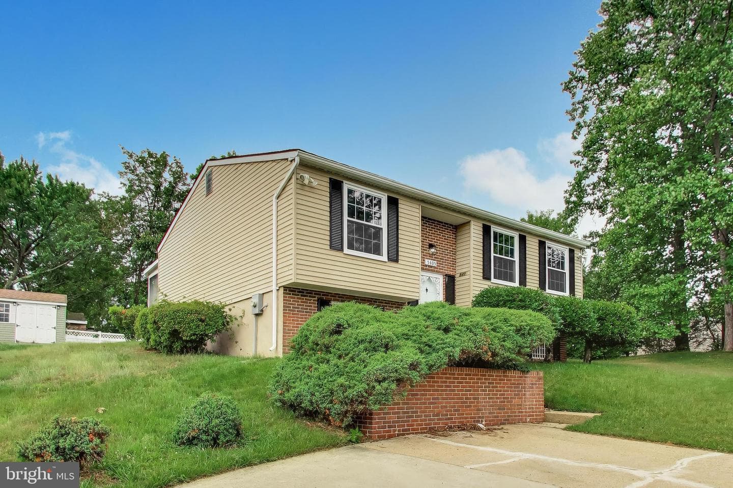 5405 Truoc Court photo 3