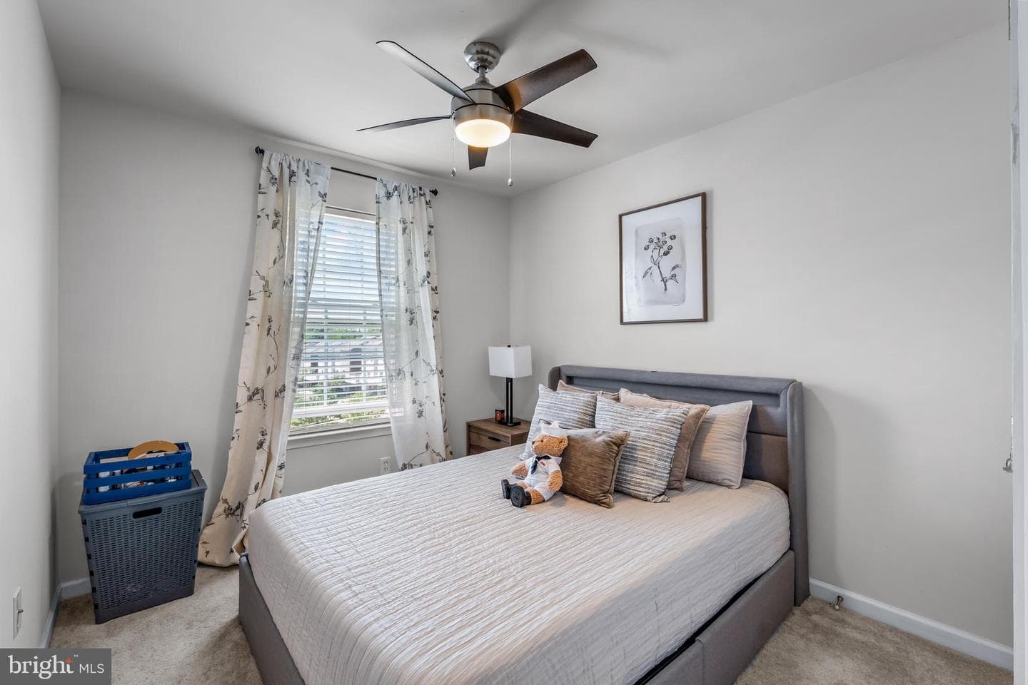 516 Victorianna Drive photo 20