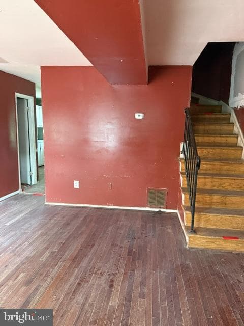 5707 Davey Street photo 4