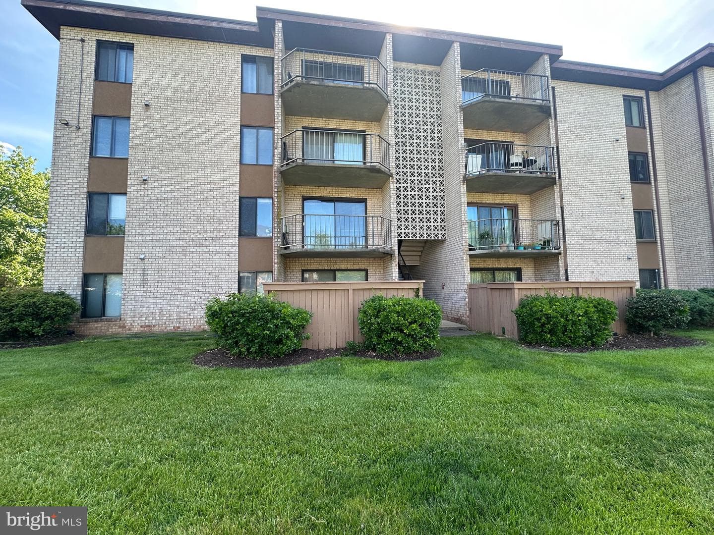 6926 Hanover Parkway #303 photo 19