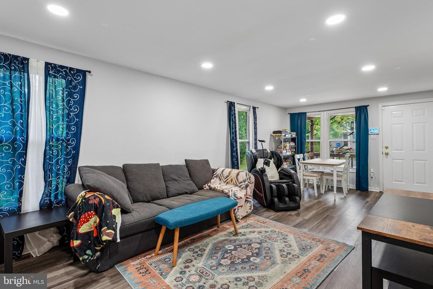 8615 Myrtle Avenue photo 22