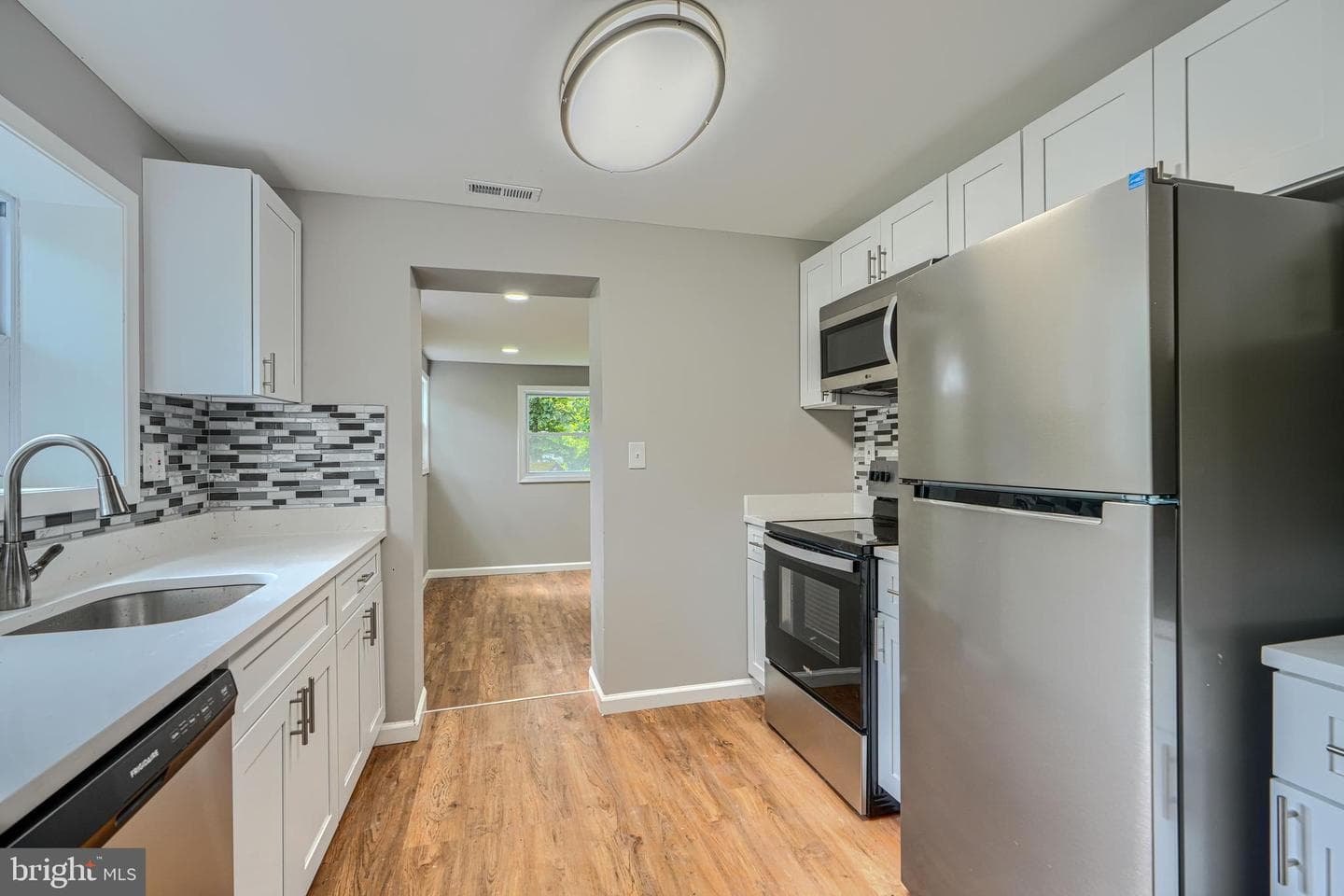 7825 Surratts Road photo 10