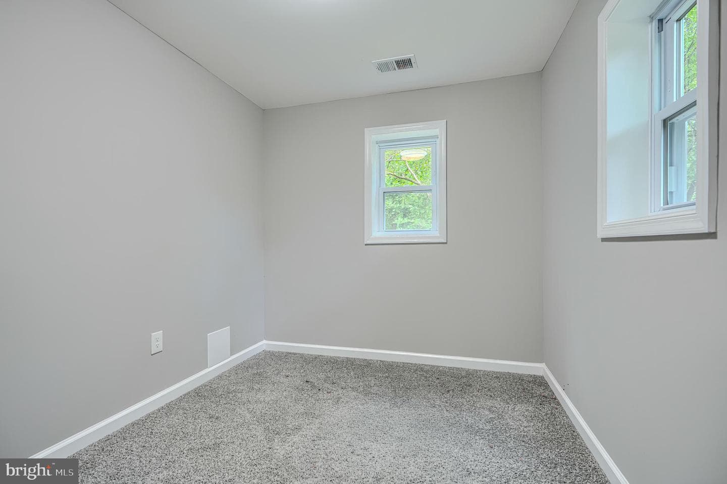7825 Surratts Road photo 17