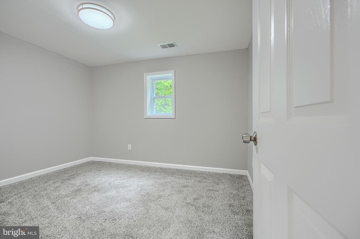 7825 Surratts Road photo 19
