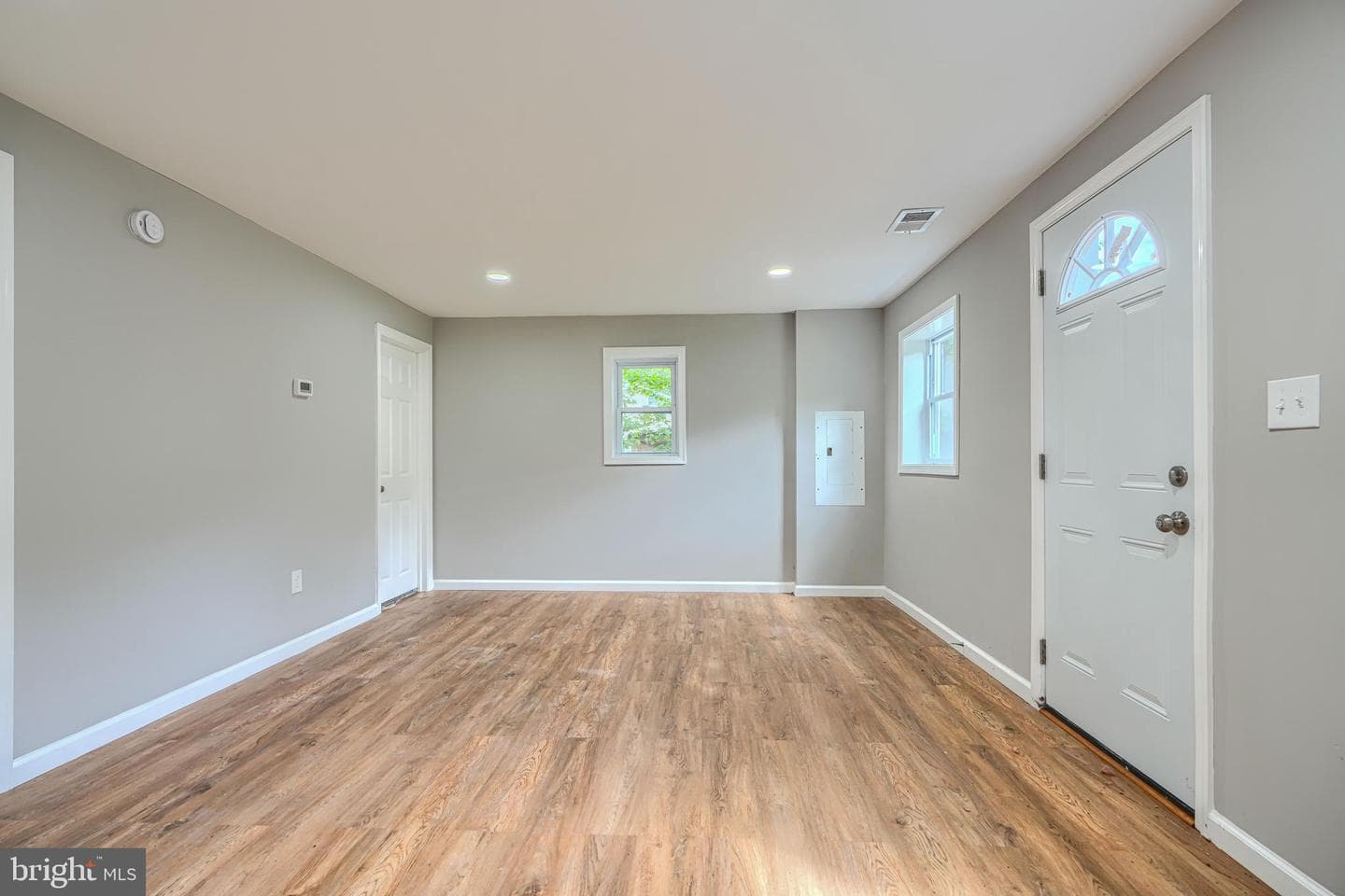 7825 Surratts Road photo 4