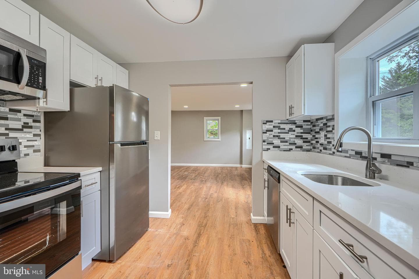 7825 Surratts Road photo 9