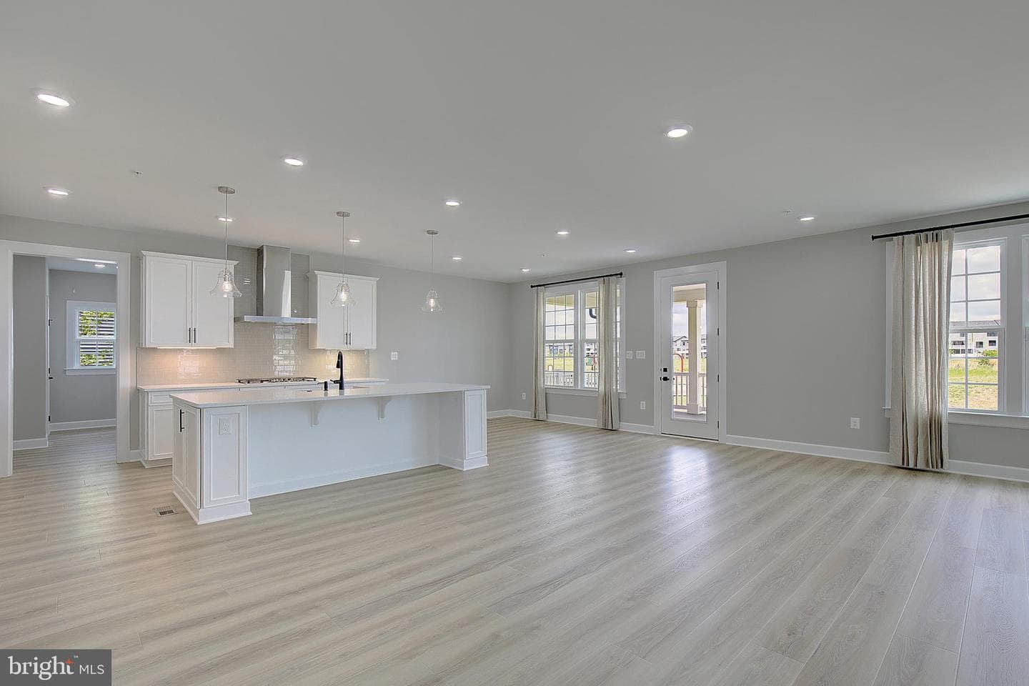 908 Midbrook Ln photo 24