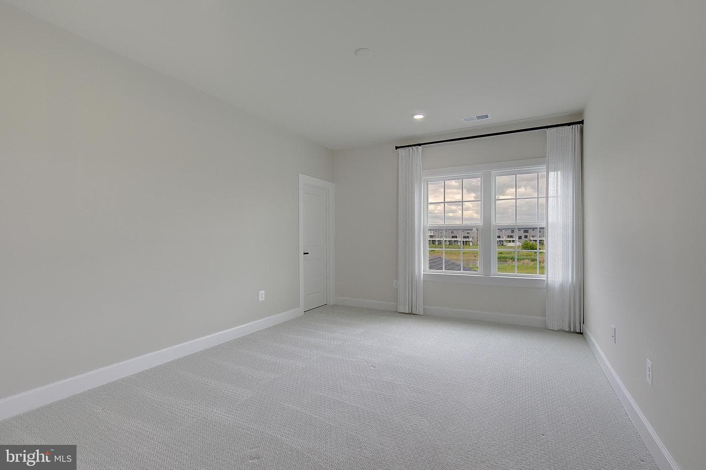 908 Midbrook Ln photo 50