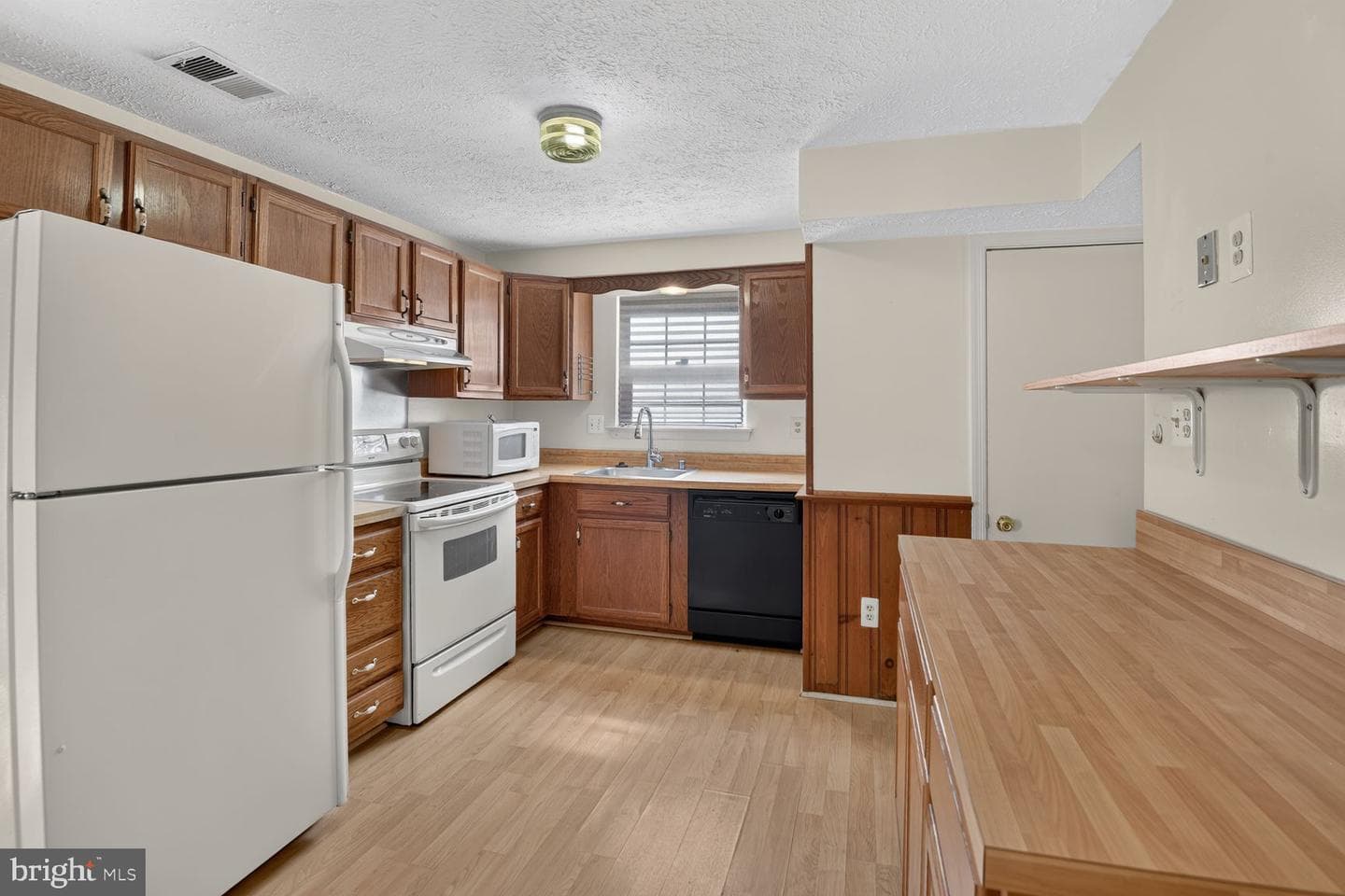 16335 Pewter Lane photo 6