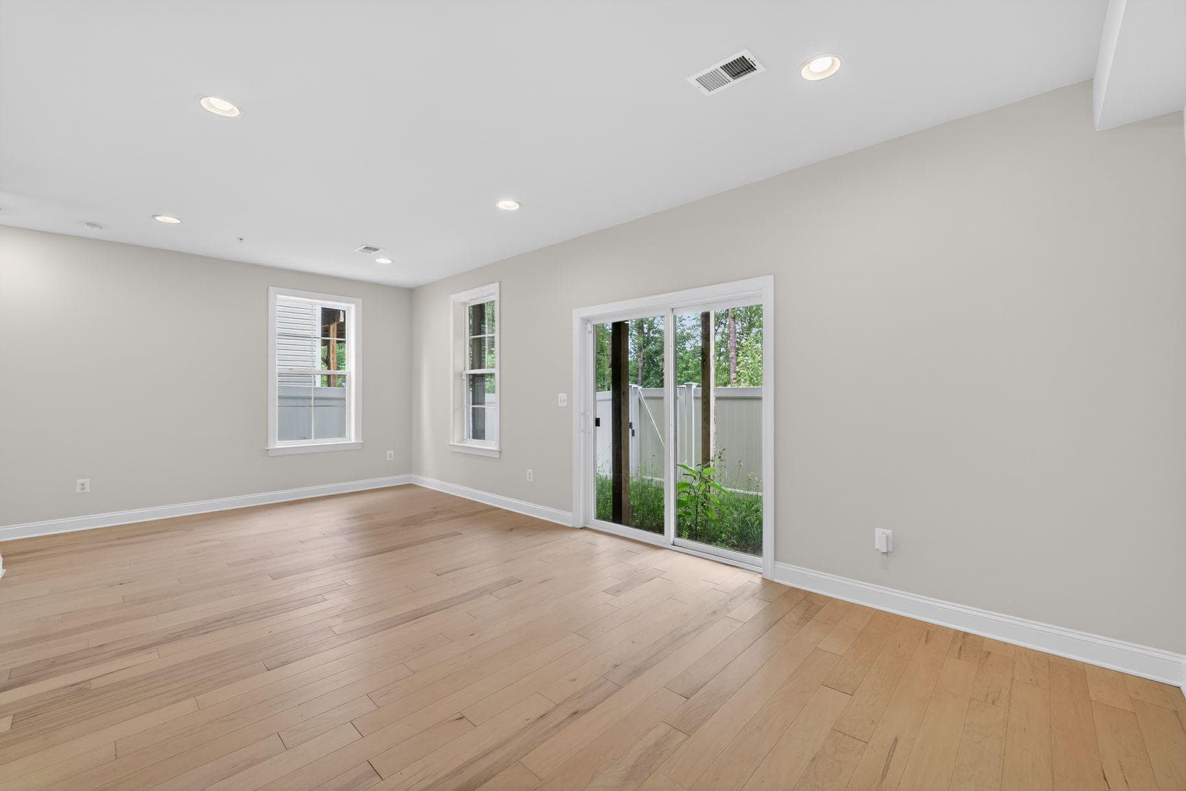 2724 Lewis And Clark Avenue photo 8