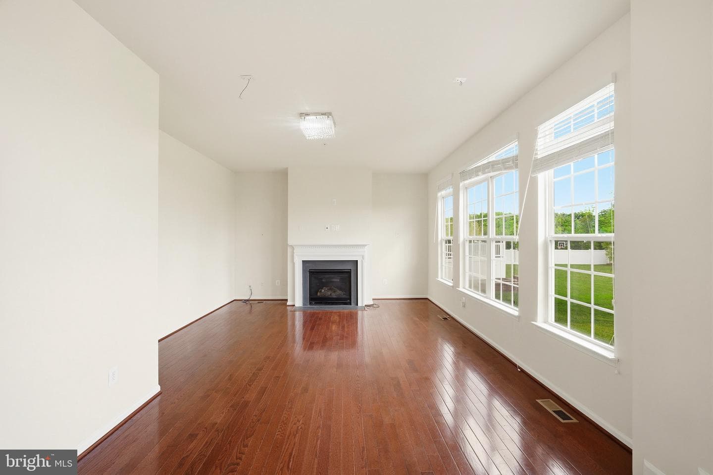 7108 Sudley Avenue photo 11